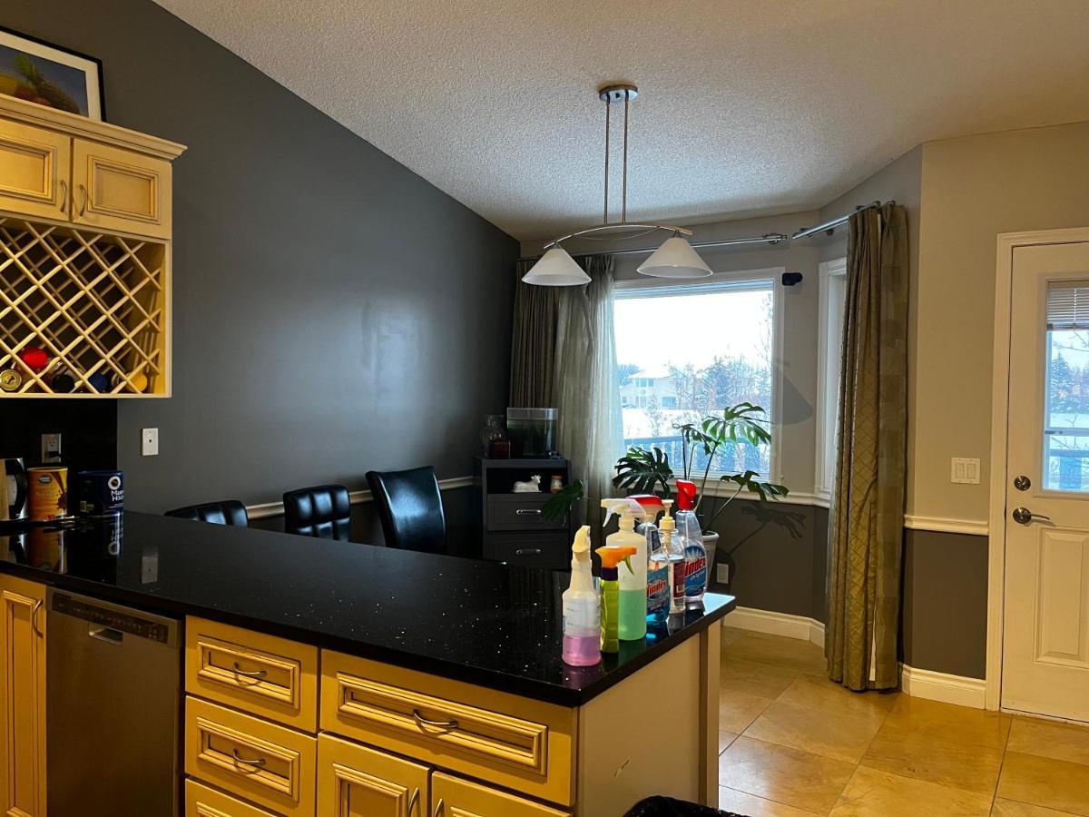 Citadel Cozy Quilt Private Bedroom Calgary Ngoại thất bức ảnh